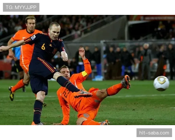 伊涅斯塔回撤接应主导进攻，关键战出球效率压制对手中场