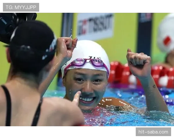 傅园慧拖鞋背行李那张，把我穷人脸都丢光了